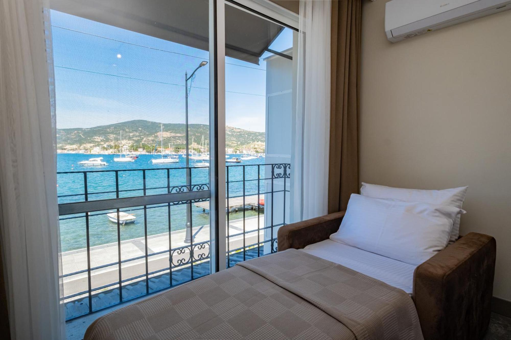Bd Suites Foça Eksteriør bilde