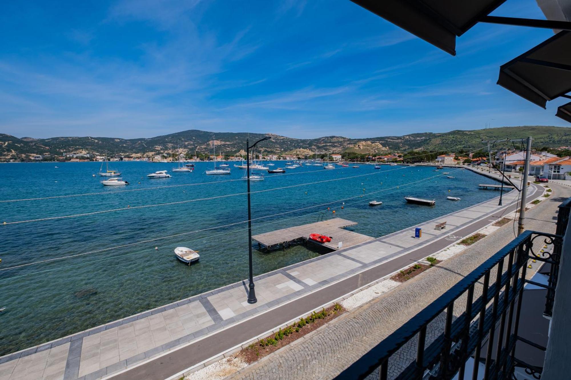 Bd Suites Foça Eksteriør bilde