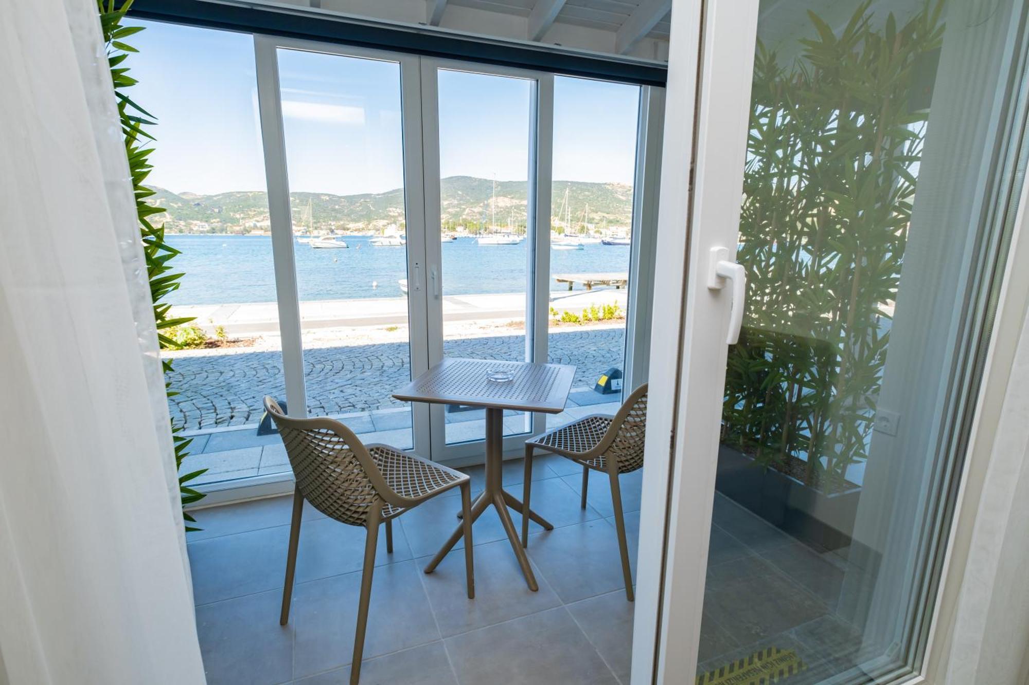Bd Suites Foça Eksteriør bilde